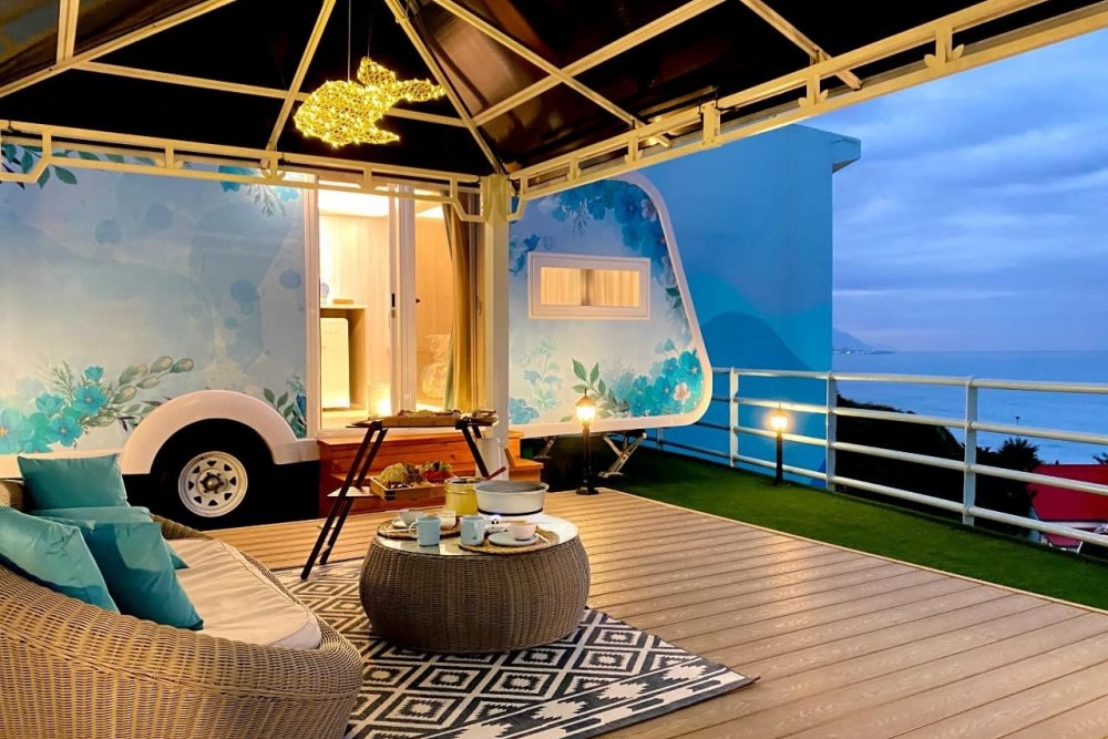 遠雄海洋公園：露營車夜宿