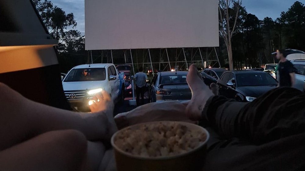 Feel all the cosy vibes at this drive-in theatre. "Image credits to @yataladriveintheatre on Instagram"