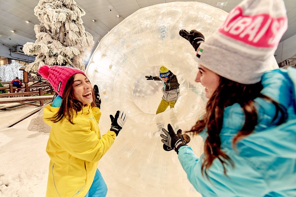 kids playing with zorb ball in ski dubai