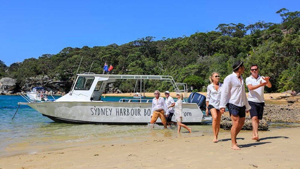 You’ll enjoy morning tea (tea, coffee and Aussie cakes) during the cruise.