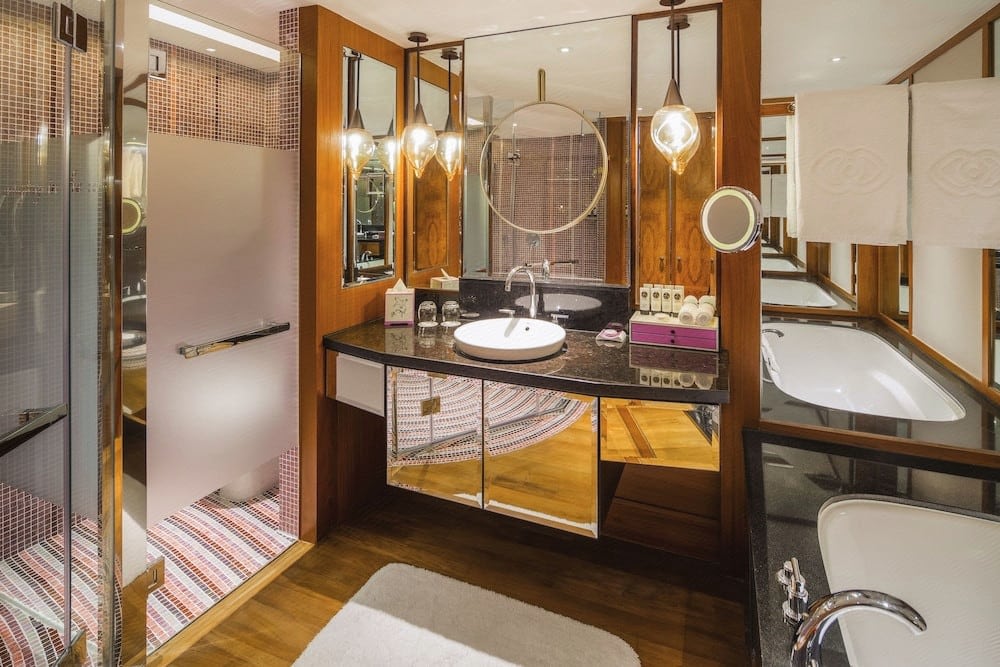 Sofitel Singapore Sentosa Resort & Spa Bathroom