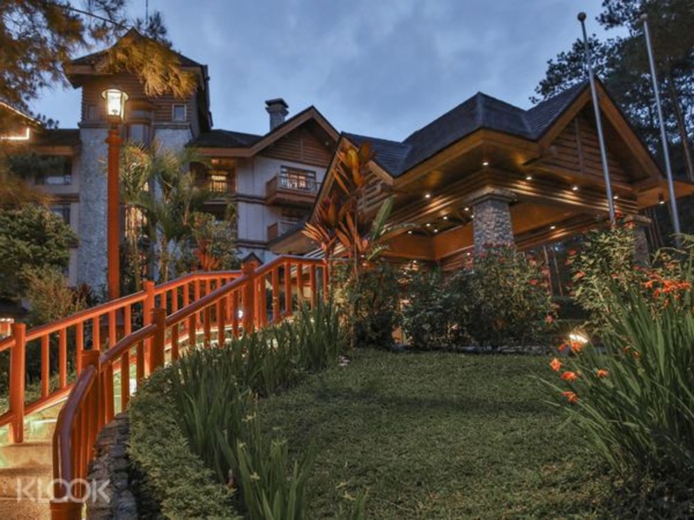 cabin lodge entrance