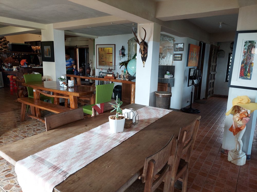 common dining area with different home accents