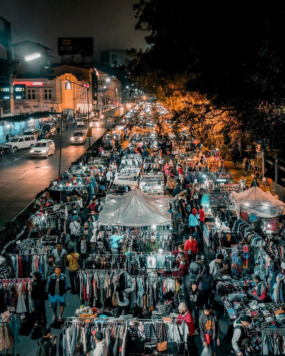 busy night time market