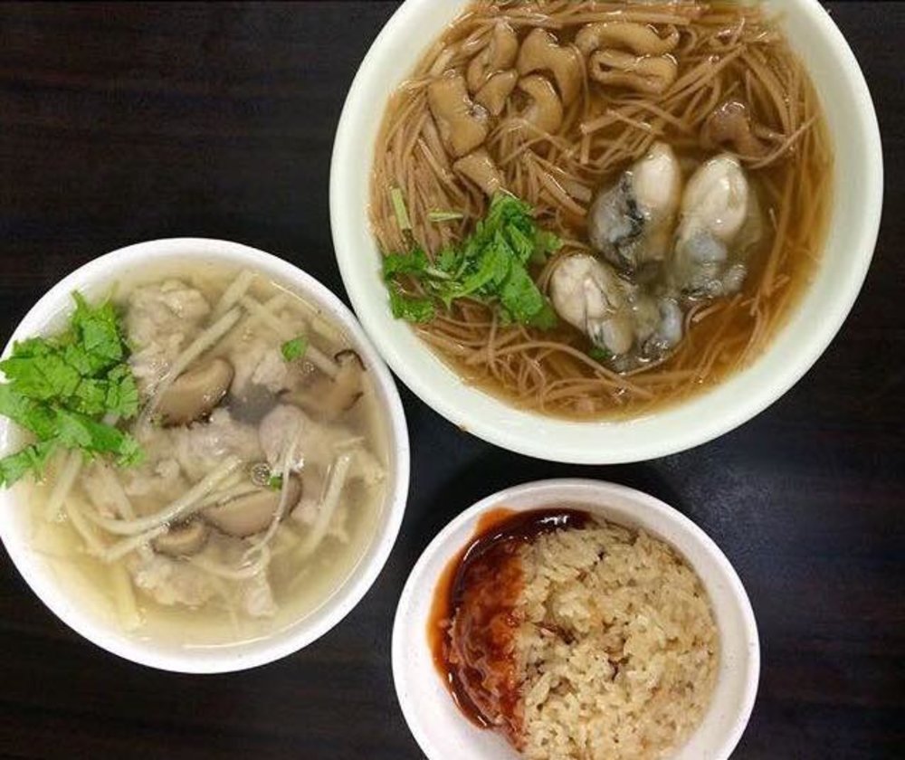 饒河夜市美食百年老店東發號蚵仔麵線