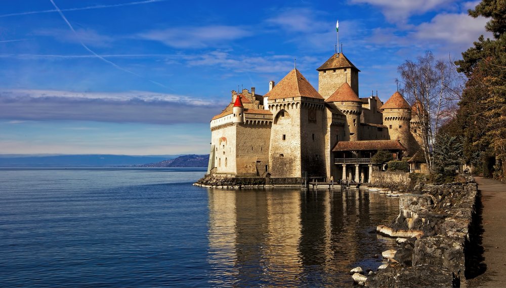 Visit the enchanting Chillon Castle for free with your Swiss Travel Pass! - Credit: Ricardo Gomez Angel on Unsplash