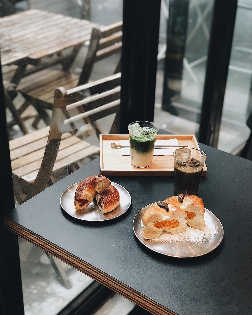 農曆新年期間推出的「大吉夾心貝果」,口感豐富,味道酸酸甜甜!(Instagram @mocha.and.love)