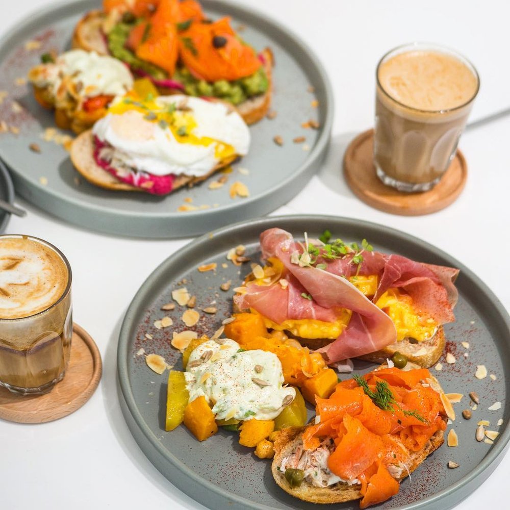 吐司配料選擇多樣,有最受歡迎的Parma Ham和煙三文魚等選擇。(Instagram @shell_we_eat)