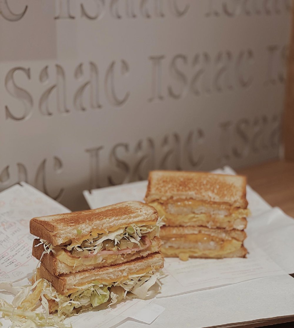 外脆內軟的熱吐司配上韓國正宗材料及配方,美味可口!(Instagram @rmb.eat)