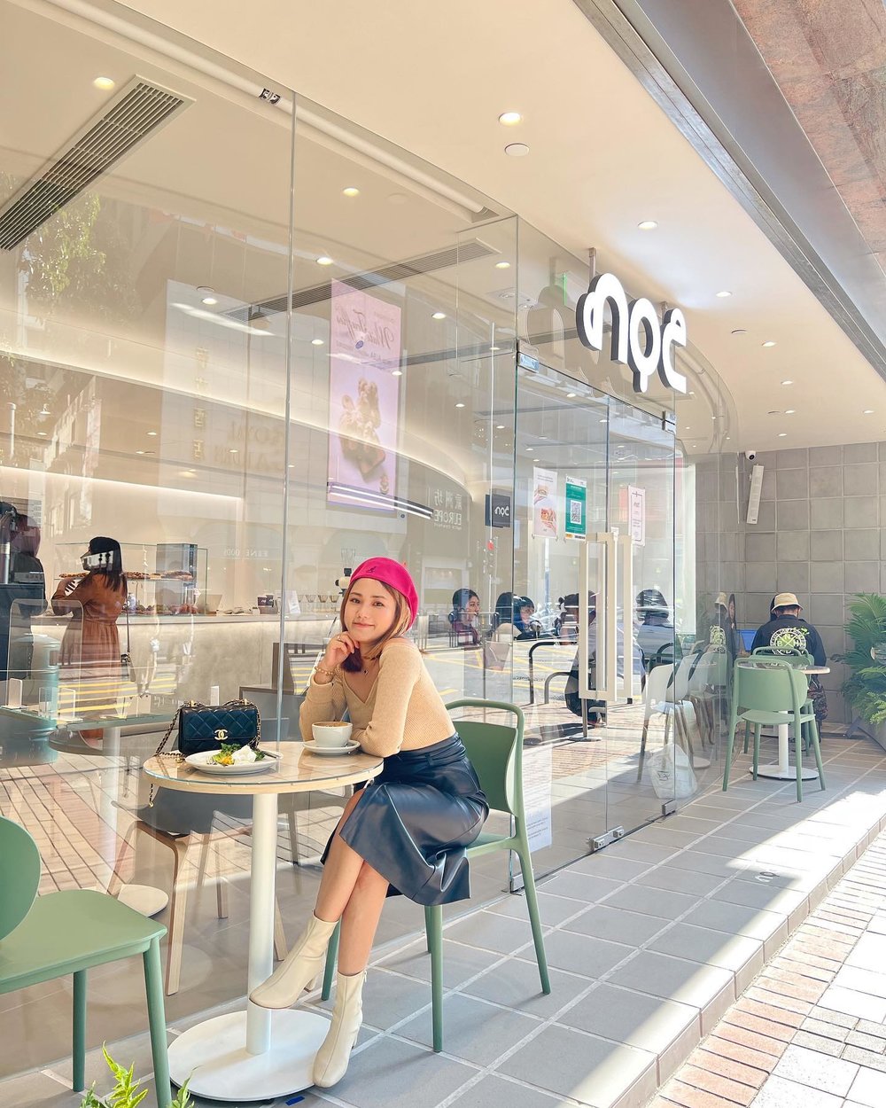 純白色的裝修簡約又不失格調,假日打卡好去處!(Instagram @hrll)