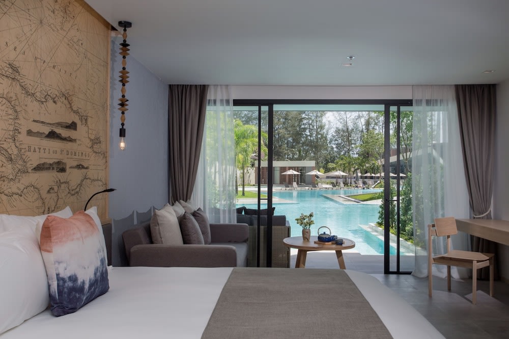 la vela khao lak pool access room