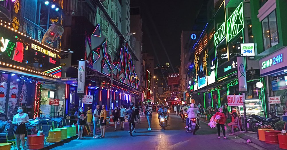 nha-hang-pho-di-bo-bui-vien