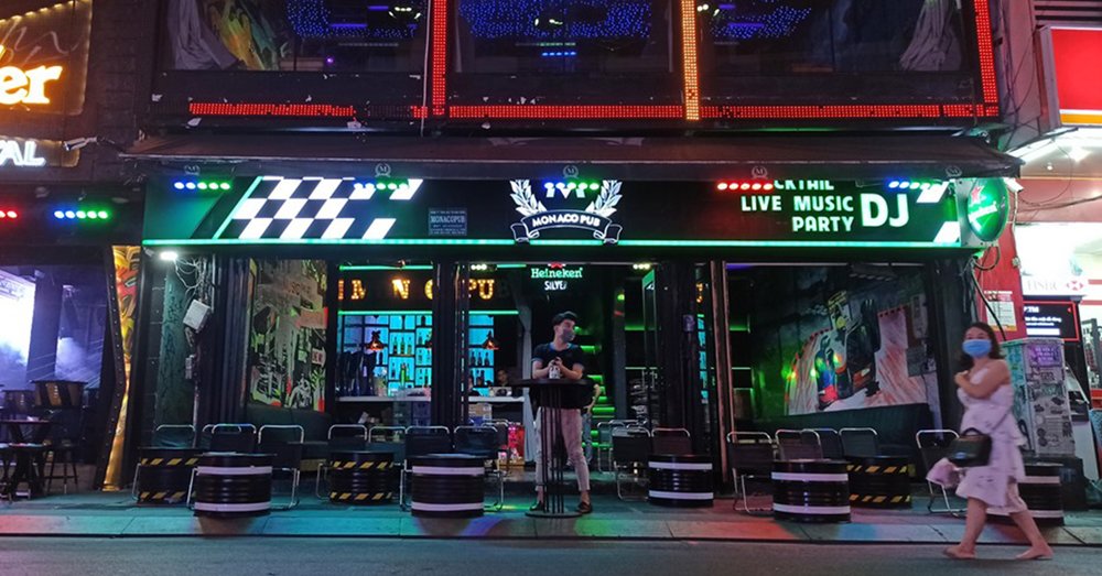 quan-an-pho-di-bo-bui-vien