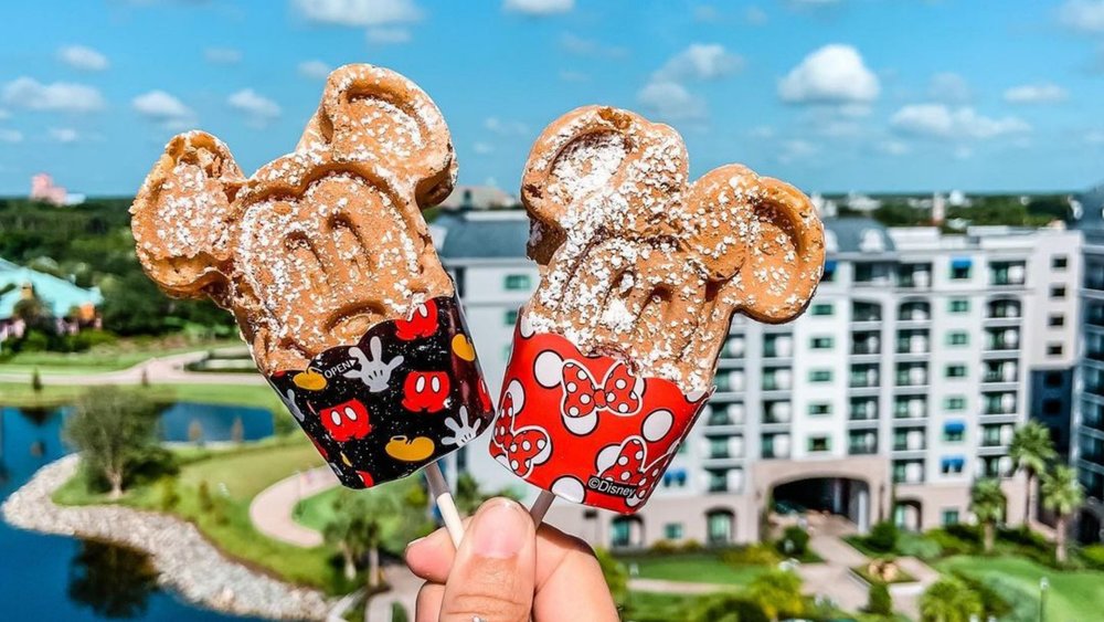 Topolino’s Terrace in Epcot has sweeping rooftop views that add to the dining experience!Image credits @stressfreemickey on Instagram