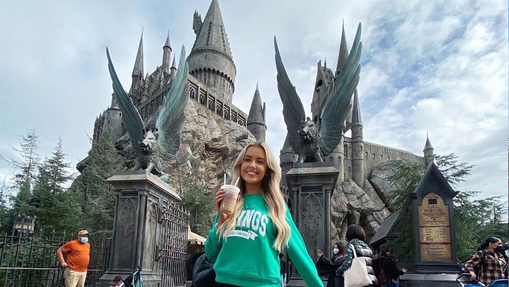 Grab a glass of butterbeer to cool off while at the Wizarding World of Harry Potter. Credit: katiepearceee