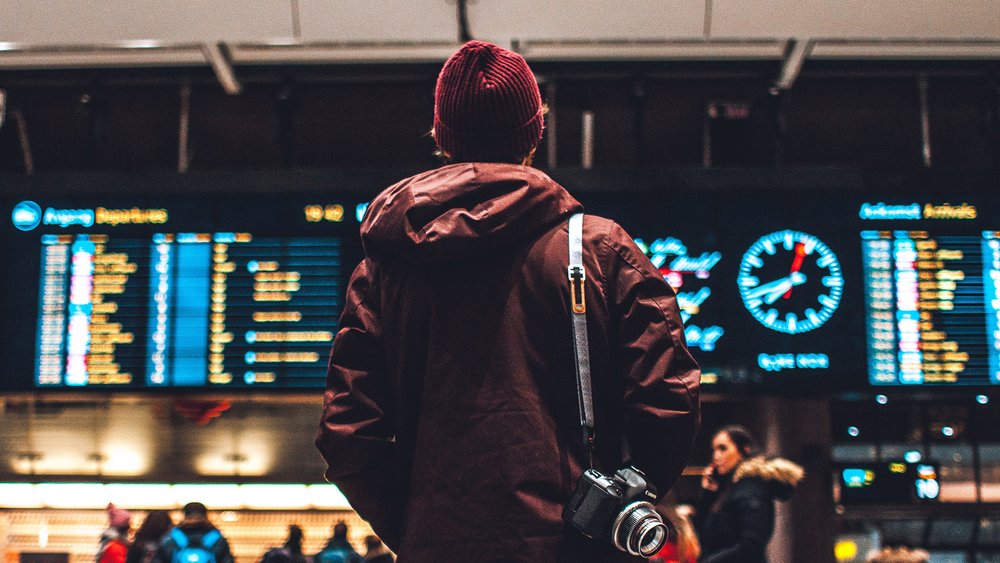 Sort out your transfer in advance before your arrival at Melbourne Airport, the second busiest airport in Australia. Credit: Erik Odiin on Unsplash