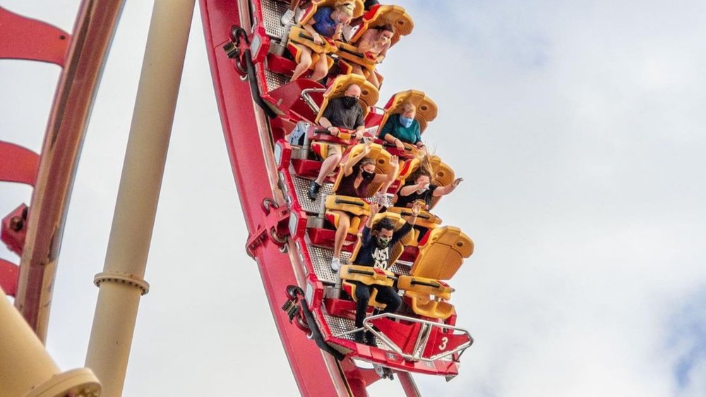 Hollywood Rip Ride Rockit is one thrilling ride made better by the fact that you can pick music to listen to while screaming your hearts out! Image credits @tharinwhitephotography on Instagram