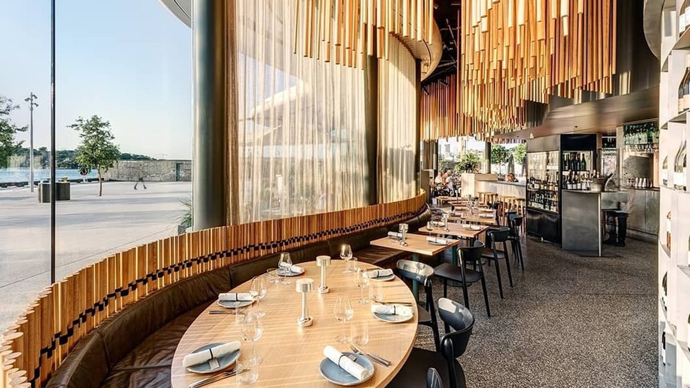 Cirrus offers modern dining, featuring indoor and outdoor seating! Image Credits: @cirrus_dining