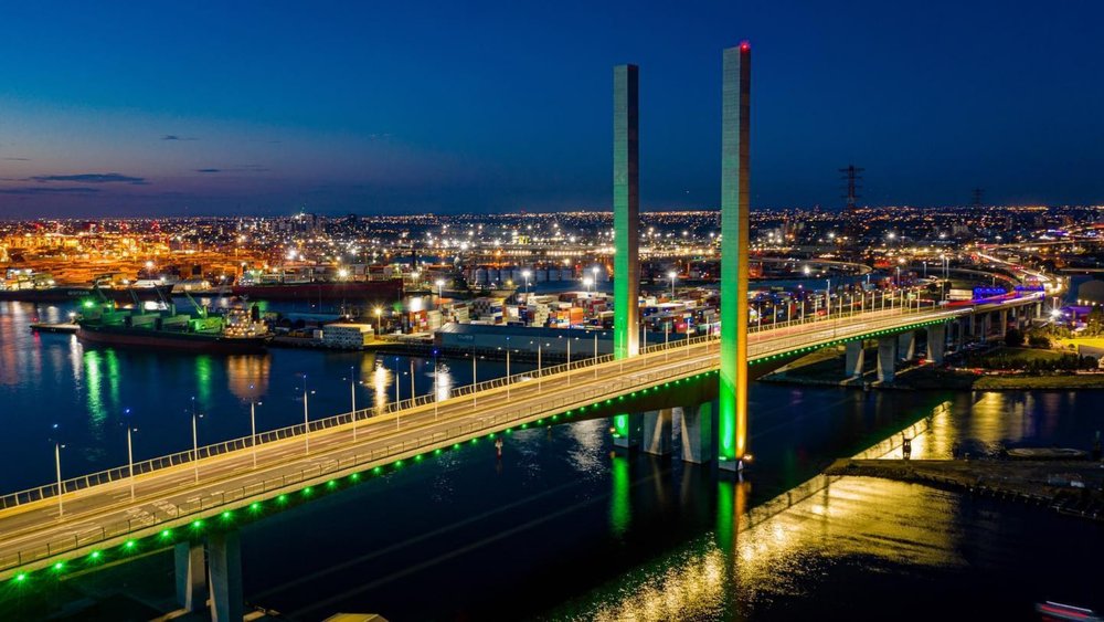 The lights at Bolte Bridge vary depending on the celebration! Credits: @mr.adam.zed