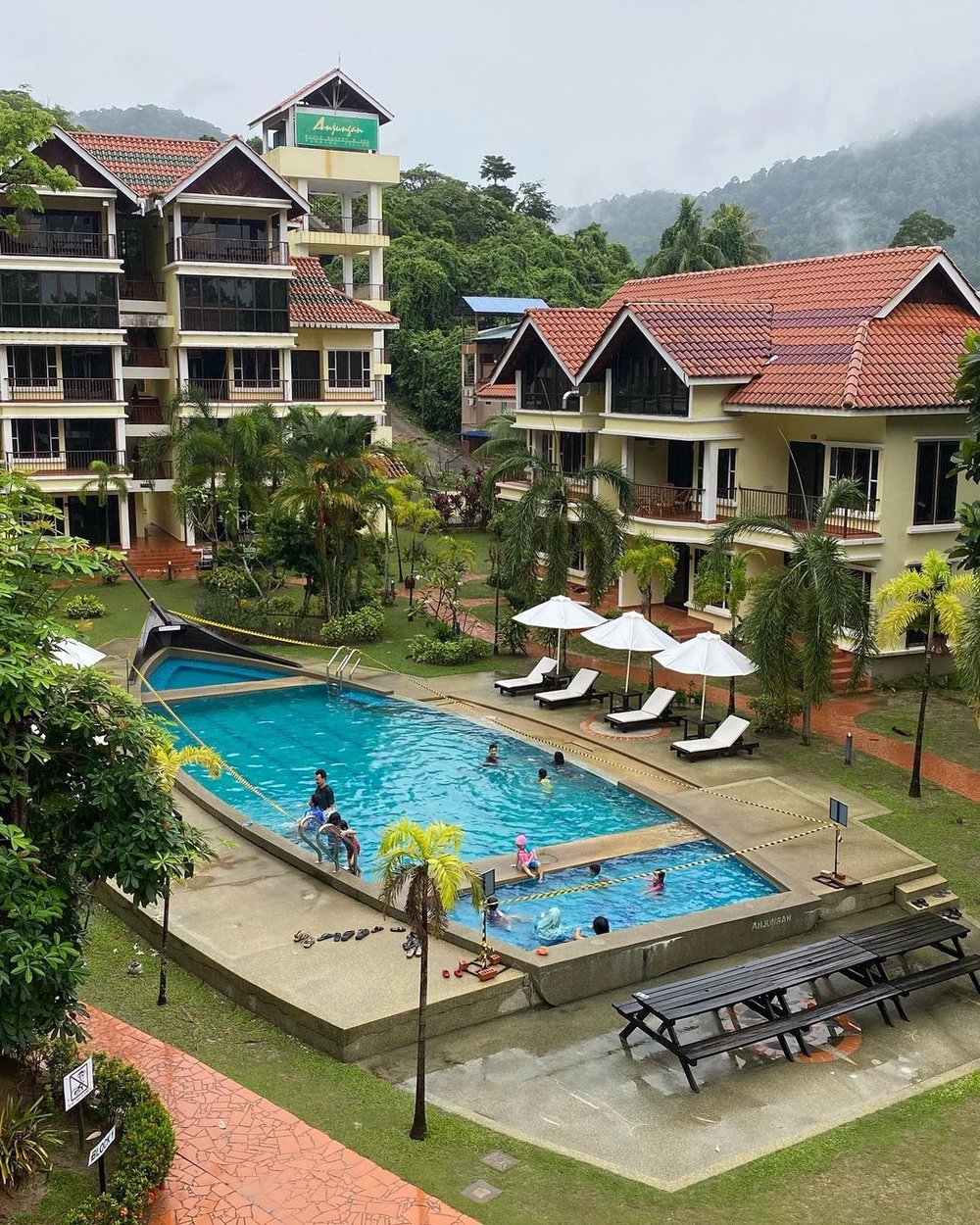 Anjungan Beach Resort best pangkor island hotel
