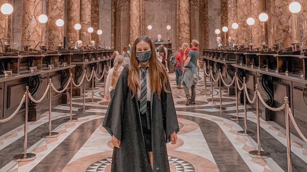 Exchange your Muggle money for some wizarding money at Gringotts Bank in the Warner Bros. Studio Tour London! Image credits: @charleysfloatinglights