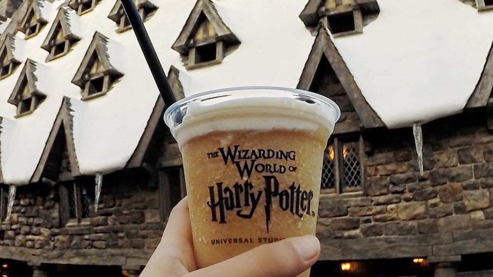 Fancy yourself a butterbeer from the Three Broomsticks in Universal Studios Japan. Image Credits: @hopealimboyong