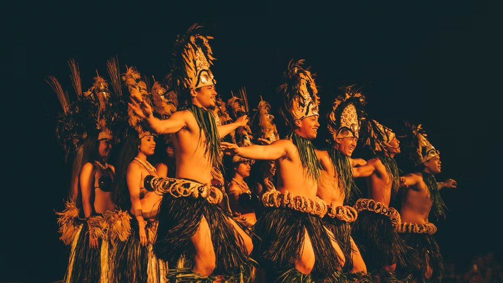 Witness a modern-day luau that also features multi-cultural dishes and Polynesian dances!] [Image credits - @A n v e s h on Unsplash