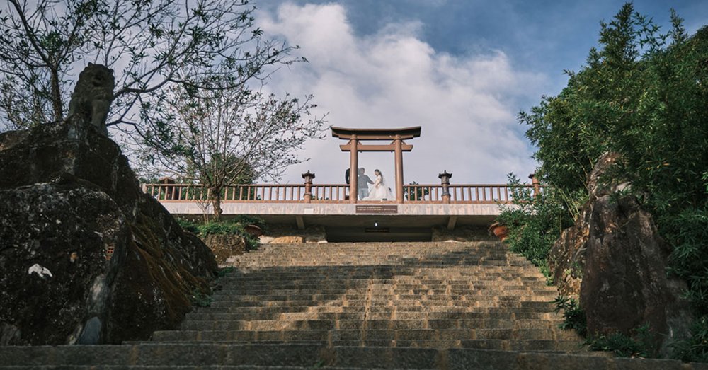 Cổng Trời Chùa Linh Quy Pháp Ấn