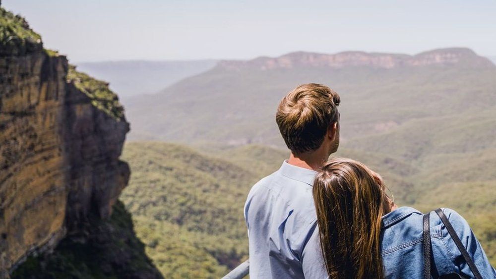 On a Blue Mountains hop-on hop-off bus tour, you can hop on the bus and hop off at any stop you desire! Image credits @scenicworld_aus on Instagram