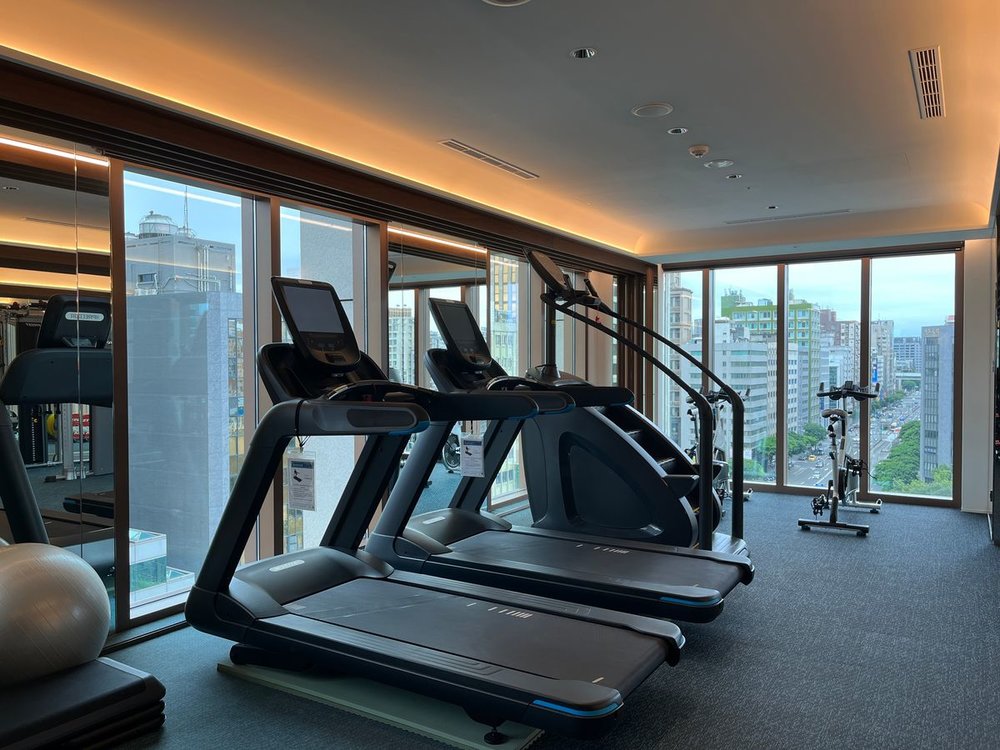 寒居酒店健身房