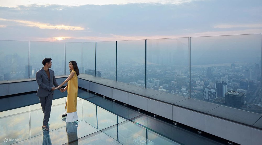 มหานคร สกายวอล์ค (Mahanakhon SkyWalk)