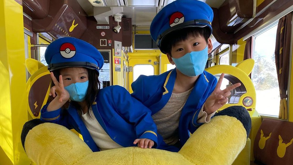 Kids won’t get bored thanks to the endless Pikachu plushies around the train’s play area. Credit: cutepanma
