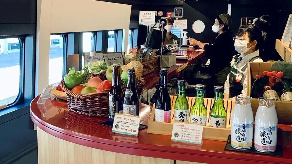  Choose a locally brewed Yamagata beverage of your choice in the Toreiyu Tsubasa train. Image Credits: @losotrosmundos