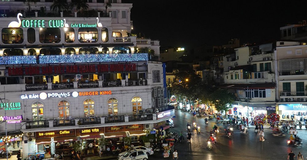 hinh-anh-quang-truong-dong-kinh-nghia-thuc