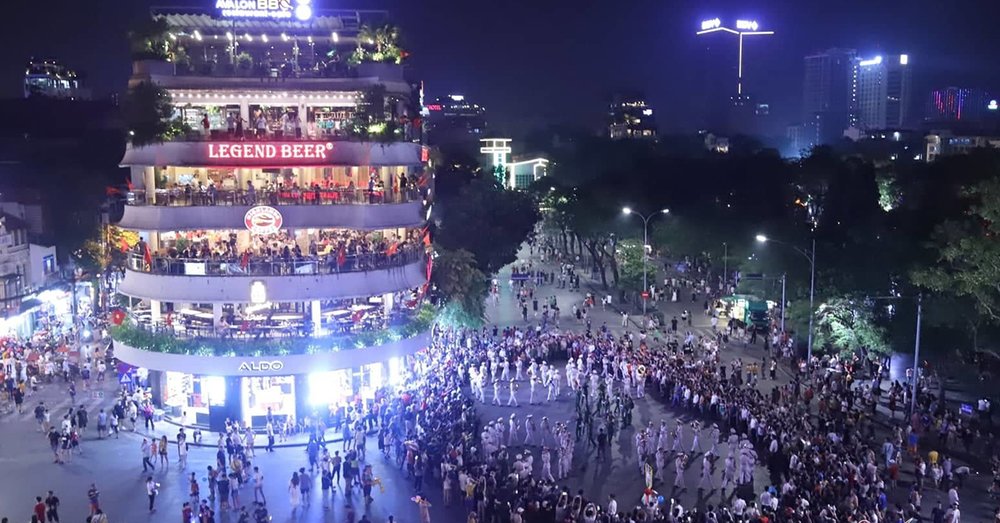 hinh-anh-quang-truong-dong-kinh-nghia-thuc