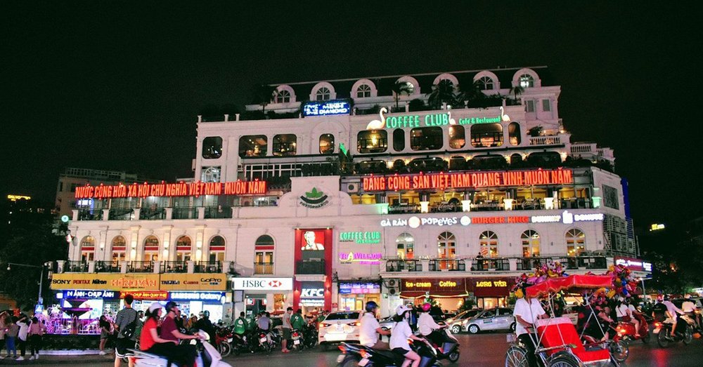 hinh-anh-quang-truong-dong-kinh-nghia-thuc