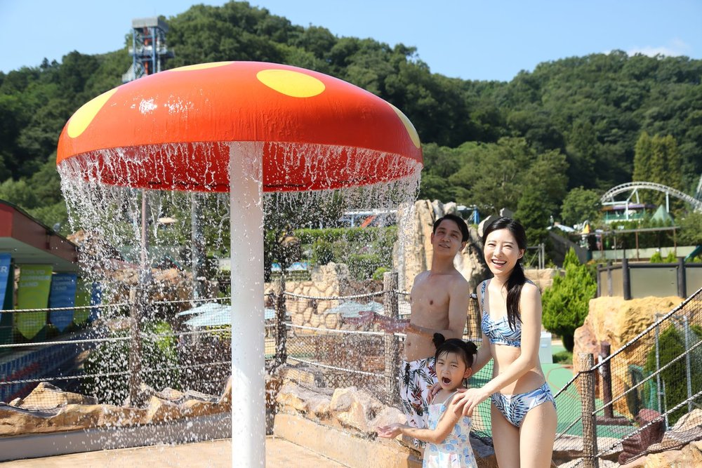 東京サマーランドの屋外プール