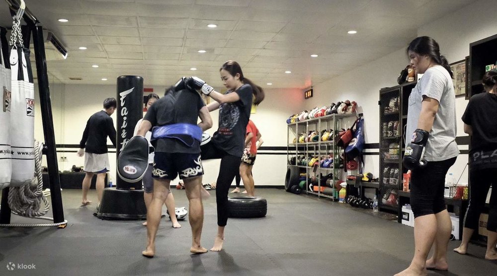 คลาสเรียนมวยไทย ที่ Watchara Muay Thai Gym