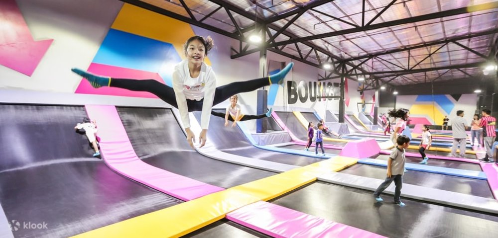 กิจกรรมกระโดดบนแทรมโพลีน ที่ Bounceinc