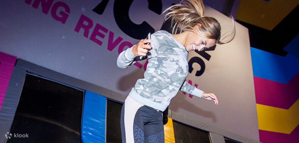 กิจกรรมกระโดดบนแทรมโพลีน ที่ Bounceinc 3