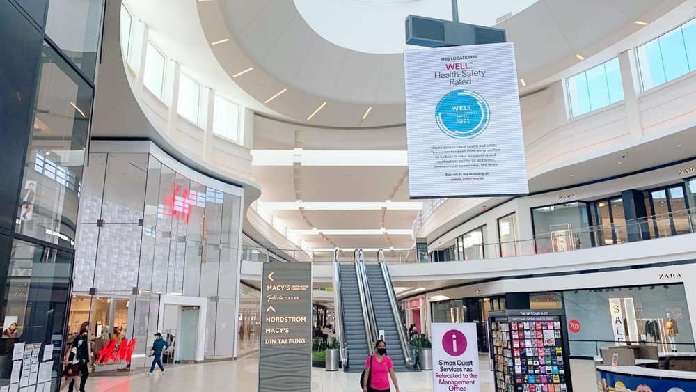 Image credits: @delamofashion