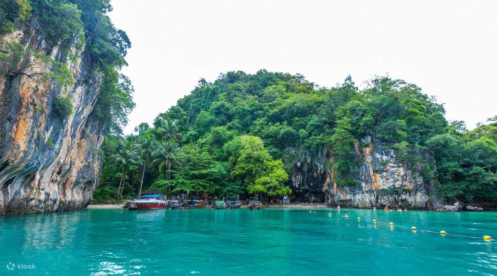 ทัวร์เกาะห้องด้วยเรือสปีดโบ๊ทแบบเต็มวัน จากจังหวัดกระบี่