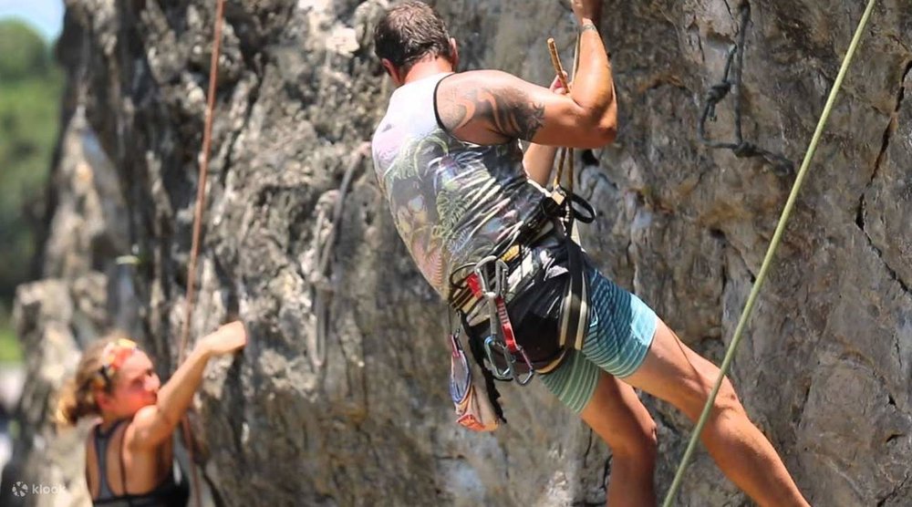 แพ็กเกจปีนผาที่หาดไร่เลย์ โดย King Climbers