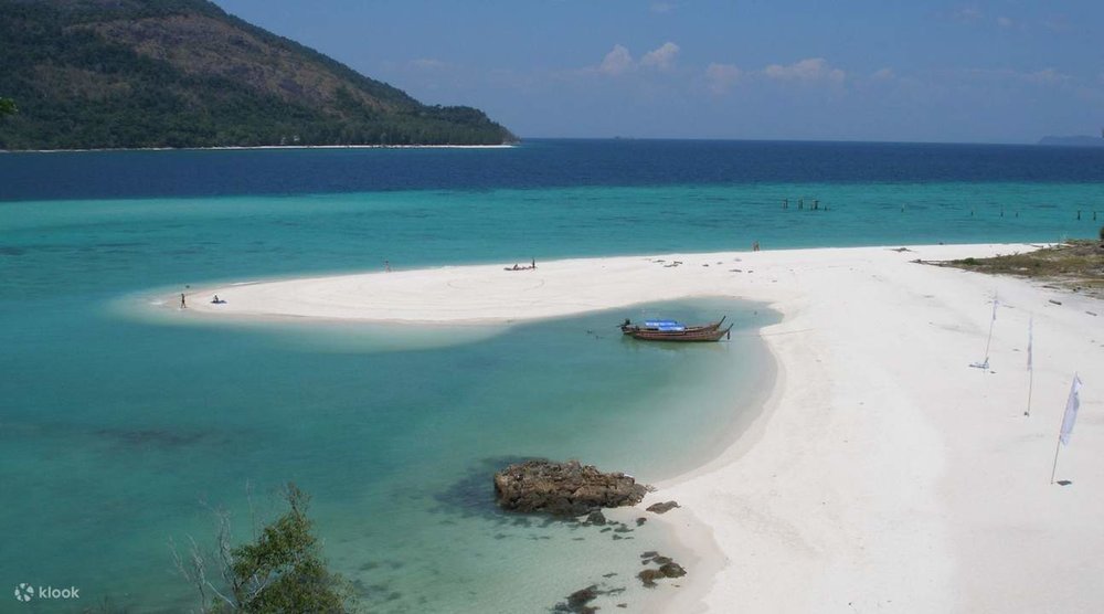 ทัวร์เดินป่าและดำน้ำตื้นเชิงนิเวศที่เกาะหลีเป๊ะโดยเรือหางยาว 2