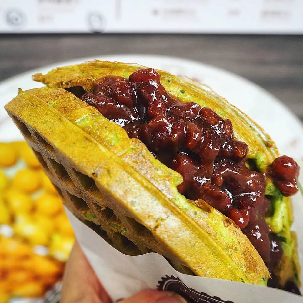 宇治金時格仔餅加上大量飽滿的紅豆,整份格仔餅豐富得脹卜卜,味道又不會太甜!(Instagram@himmy_food)