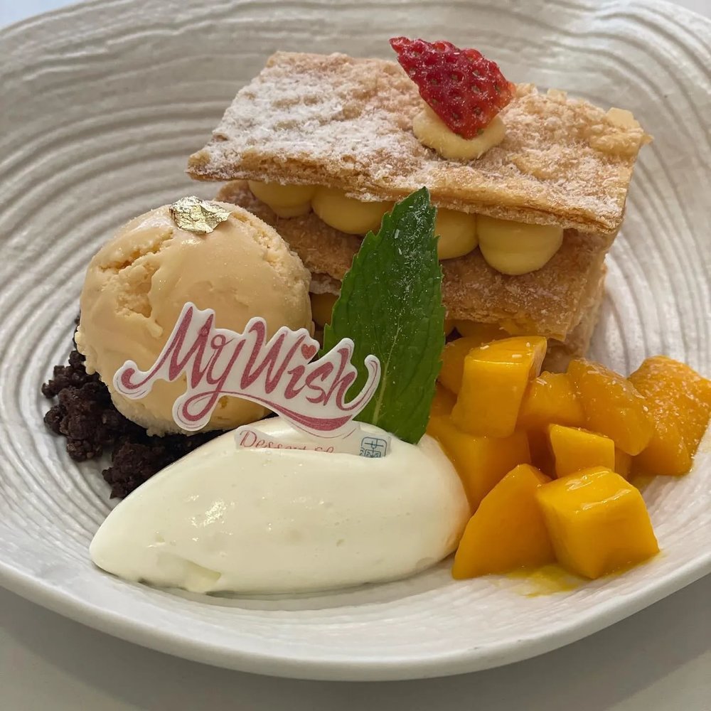 主打必食推介有拿破崙,入口牛油味香濃,鬆脆可口,同樣可配以水果或自家製雪糕。(Instagram@wangxiaohu4444)