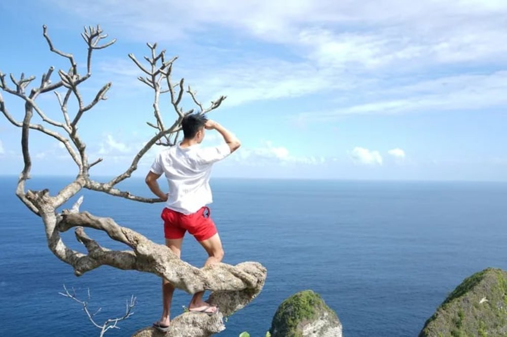 bali nusa penida kelingking beach