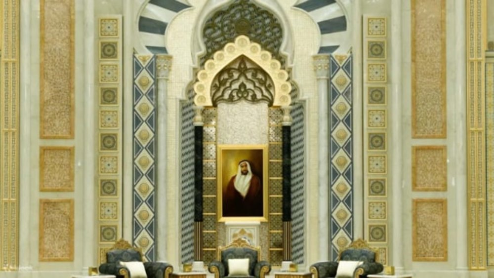 Enjoy stories of the palace’s greatness and that of the Arab people behind it