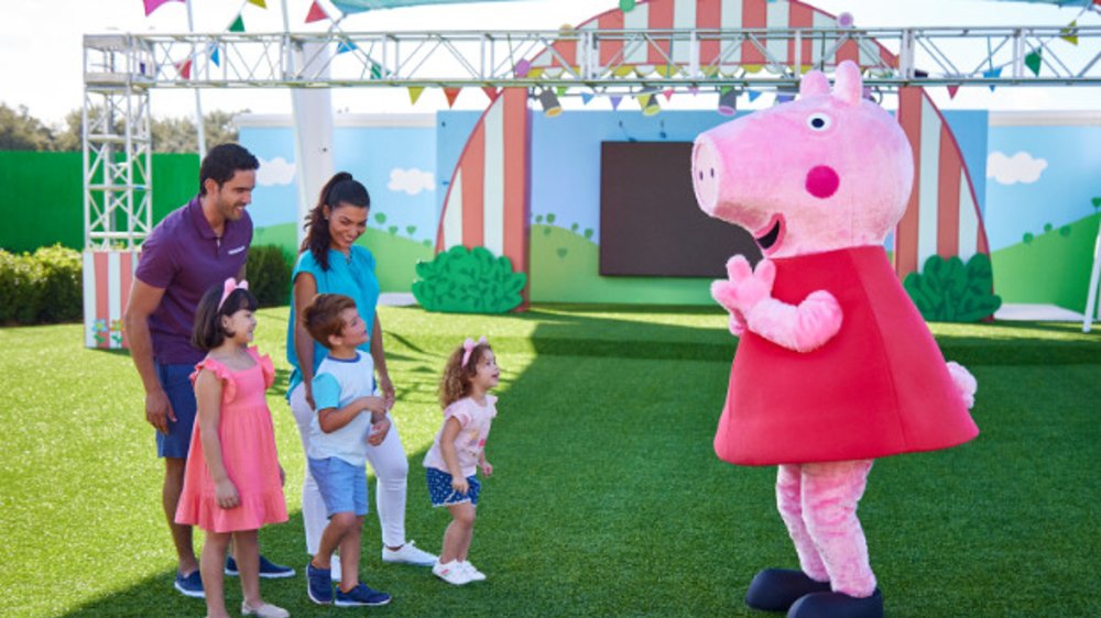 Sing along with your favorite Peppa Pig characters