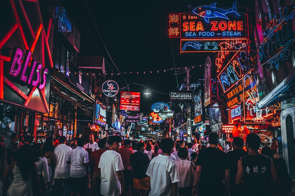pattaya street night life